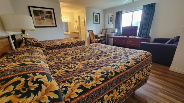 Nites Inn Motel 4