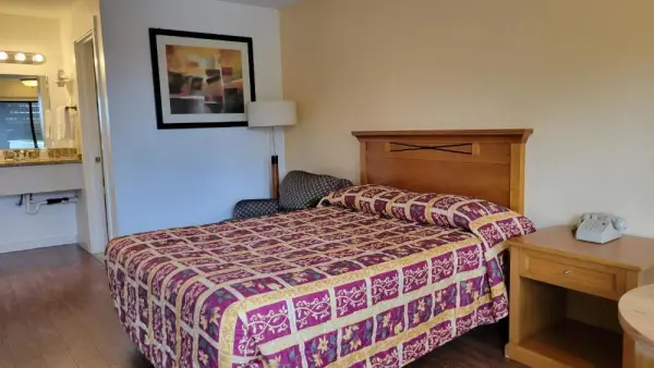 Nites Inn Motel 5